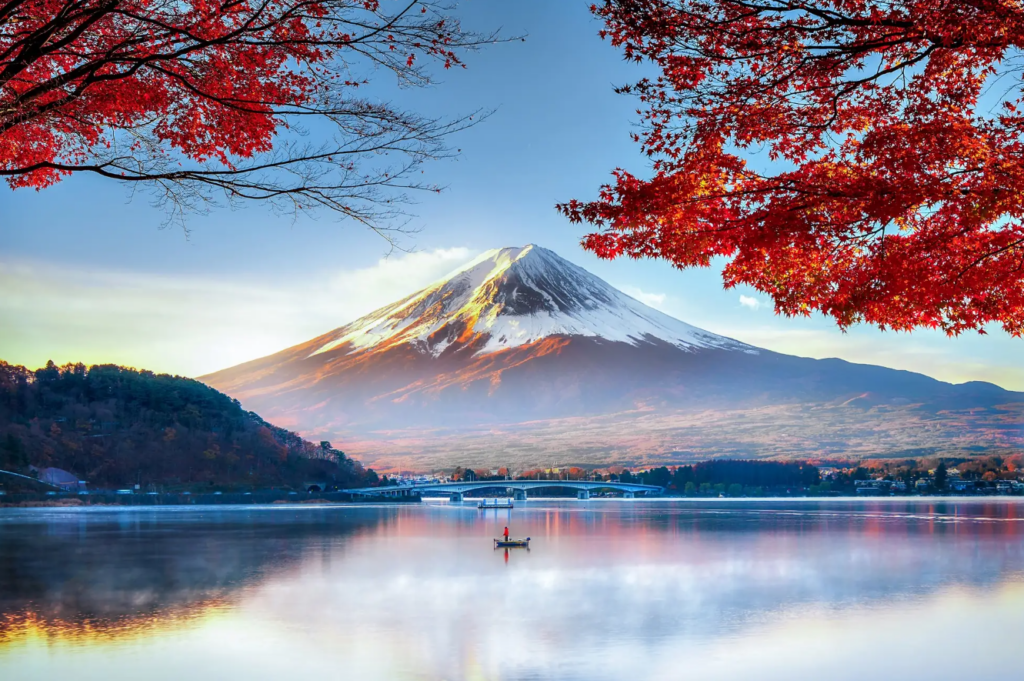 富士河口湖町、世界で最も居心地の良い都市10選に選出：Booking.com Traveller Review Awards 2024