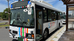 東京都、時速50kmで走る自動運転バスの実験運行を期間限定で実施