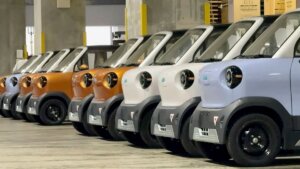 エイム、小型電動モビリティ「AIM EVM」を量産開始、沖縄県内全域で展開へ