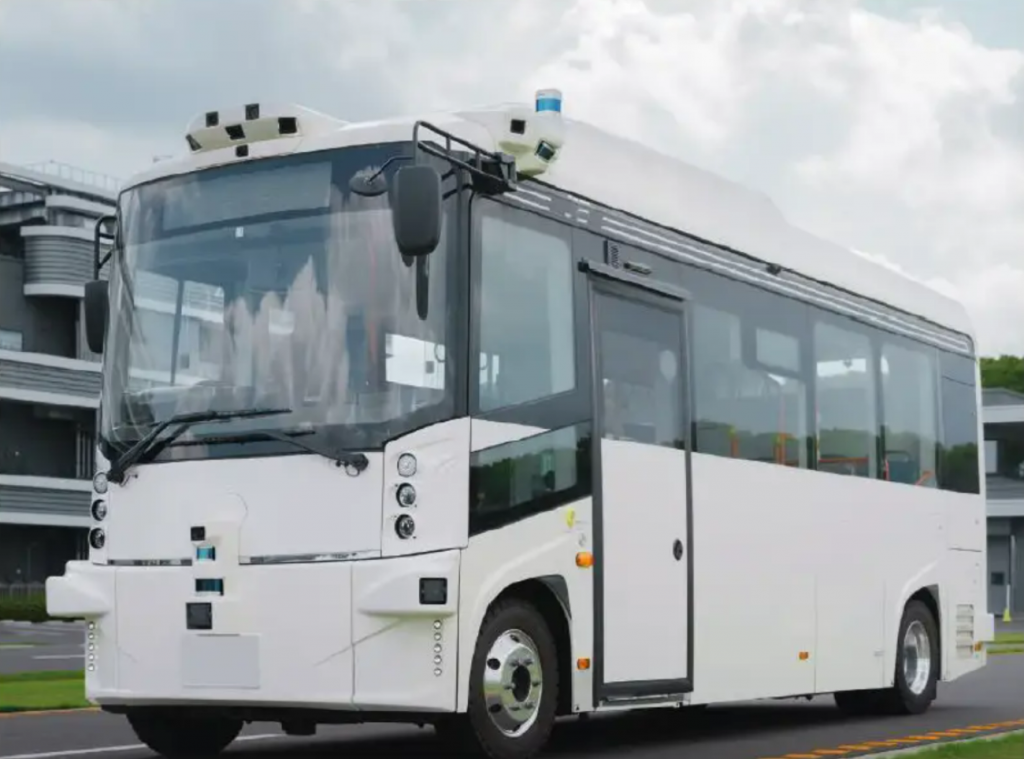 日本の自動運転バスの展開:ティアフォーの新パートナーシップ、2025年実用化を目指す