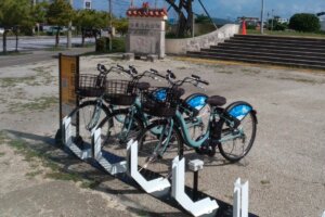 OpenStreetとスカイツアーズ、与那原町で「HELLO CYCLING」の実証実験開始