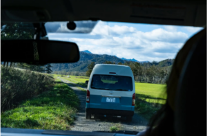 北海道の雄大な自然を舞台に夢のキャンピングカー体験、Moving Innが「北海道キャンピングカー無料モニター企画」を実施